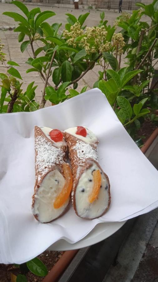 Maqueda Suites Palermo Eksteriør billede